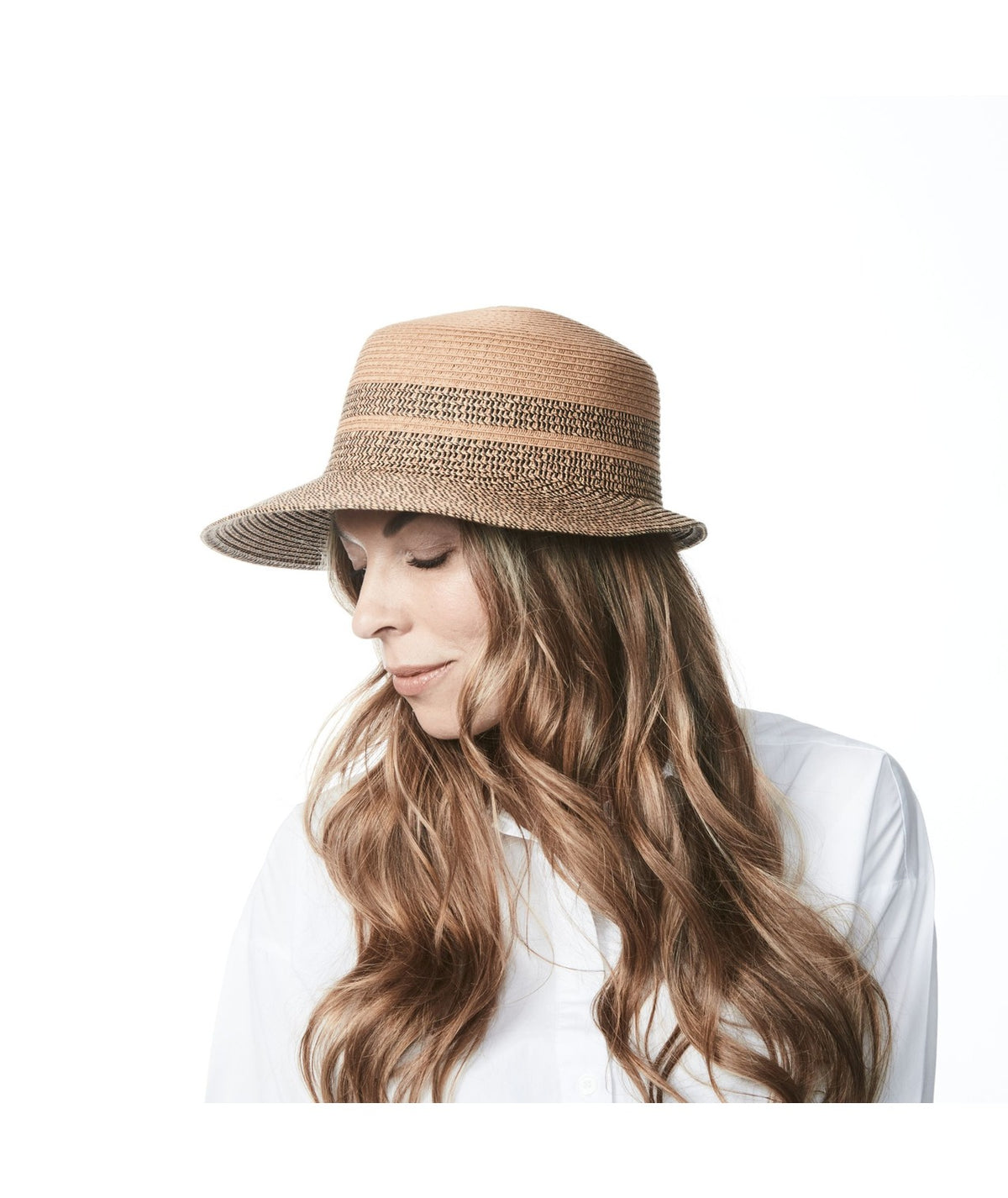 Caylee Casquette Large Bicolore avec un detail en paille naturel