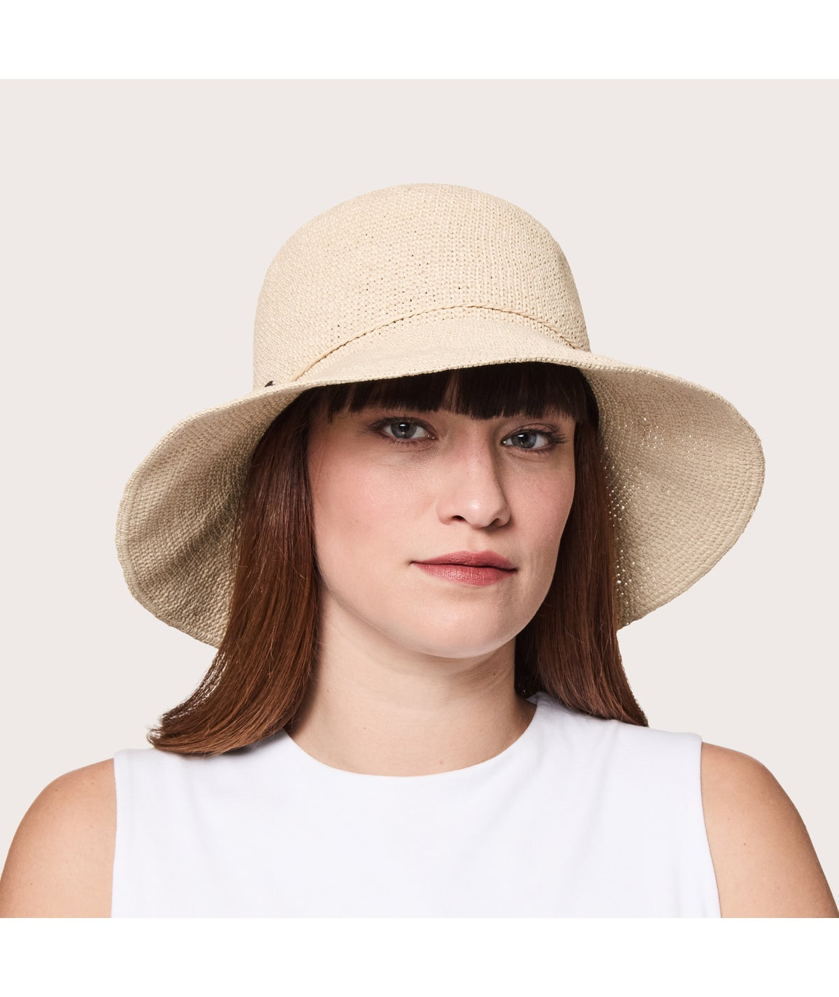  Corinne - Cloche en paille fine crochetée brun