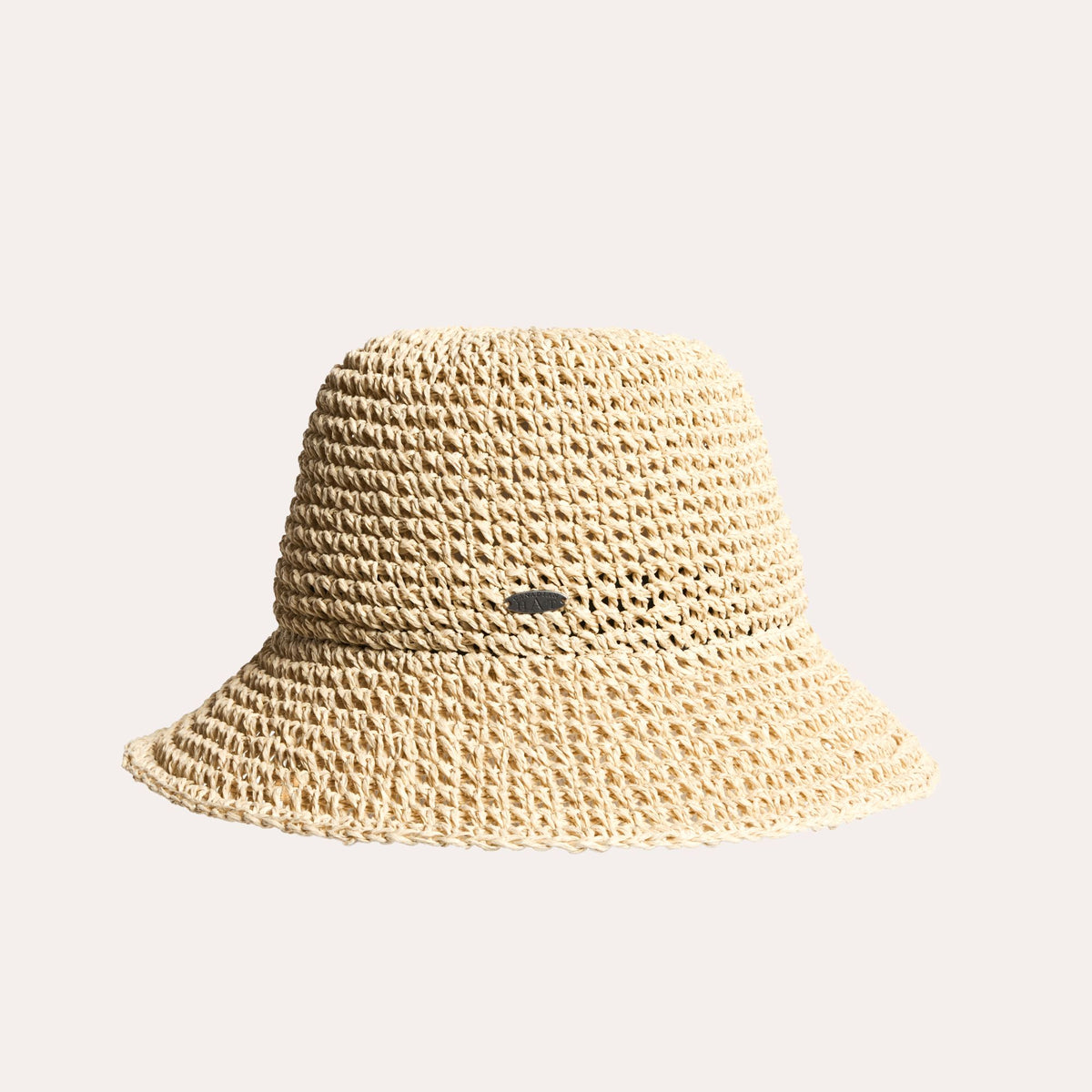 Calista - Cloche en paille de raphia crochetée chameau